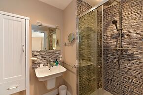 Just Stay Wales - Waterfront Townhouse