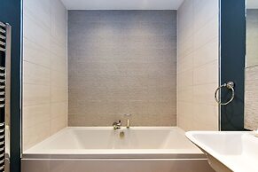 Just Stay Wales - Waterfront Townhouse