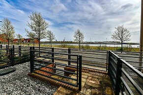 Just Stay Wales - Waterfront Townhouse