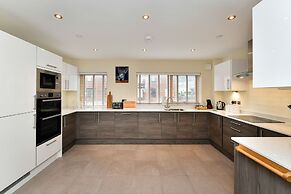 Just Stay Wales - Waterfront Townhouse