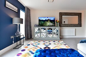 Just Stay Wales - Waterfront Townhouse