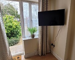 Cozy Central One Bedroom Flat
