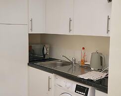 Cozy Central One Bedroom Flat