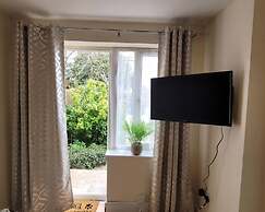 Cozy Central One Bedroom Flat