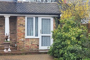 Apartment - Sleeps 2 - Parking - Wi-fi