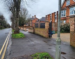 Cozy Central One Bedroom Flat