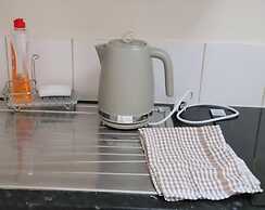 Cozy Central One Bedroom Flat