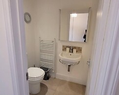 Cozy Central One Bedroom Flat