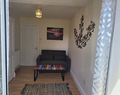 Cozy Central One Bedroom Flat