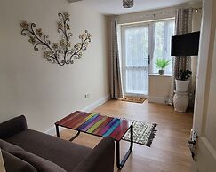 Cozy Central One Bedroom Flat