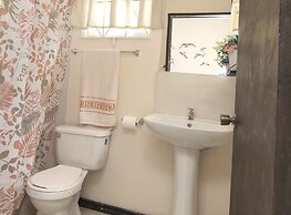 876 JA Oasis by Kingston Airport