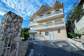 876 JA Oasis by Kingston Airport