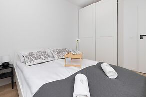 Osiedle Latarnikow Apartment by Renters