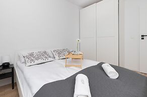 Osiedle Latarnikow Apartment by Renters