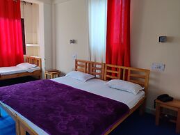 Hotel Burans And Restaurant