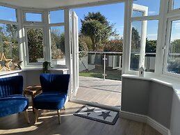 Willows Worthing 4 bed With ev Charger & sea Views