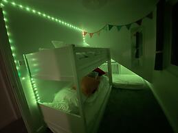 Willows Worthing 4 bed With ev Charger & sea Views