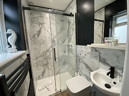 Willows Worthing 4 bed With ev Charger & sea Views