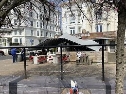 Willows Worthing 4 bed With ev Charger & sea Views