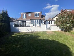 Willows Worthing 4 bed With ev Charger & sea Views