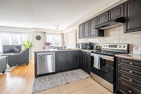 New 3BR Townhouse, Minutes to Niagara Falls and Brock University by GL