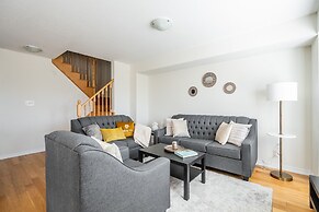 New 3BR Townhouse, Minutes to Niagara Falls and Brock University by GL