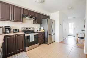 New 3BR Townhouse, Minutes to Niagara Falls and Brock University by GL