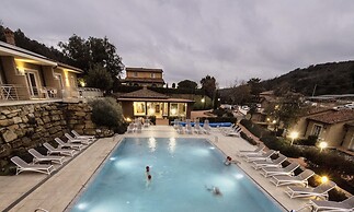 Residence con piscina a Monteverdi