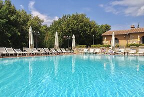Residence con piscina a Monteverdi