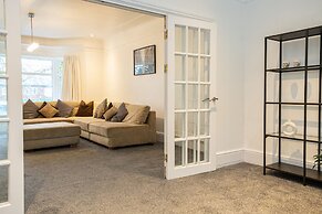 Pillo Rooms - 4BR House near Heaton Park