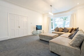 Pillo Rooms - 4BR House near Heaton Park