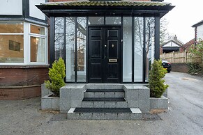 Pillo Rooms - 4BR House near Heaton Park