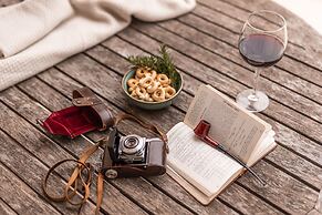 Villa V - Epoca Collection