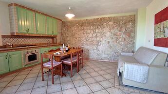 Villa Piana - Con Piscina ed Ampio Giardino Privato