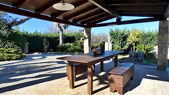 Villa Piana - Con Piscina ed Ampio Giardino Privato