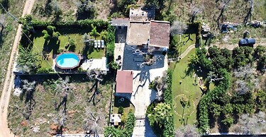 Villa Piana - Con Piscina ed Ampio Giardino Privato