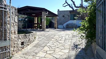 Villa Piana - Con Piscina ed Ampio Giardino Privato