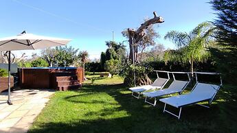 Villa Piana - Con Piscina ed Ampio Giardino Privato