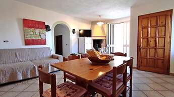 Villa Piana - Con Piscina ed Ampio Giardino Privato