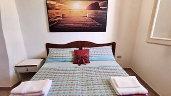 Villa Piana - Con Piscina ed Ampio Giardino Privato