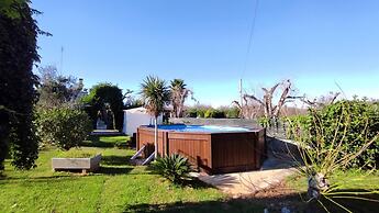 Villa Piana - Con Piscina ed Ampio Giardino Privato