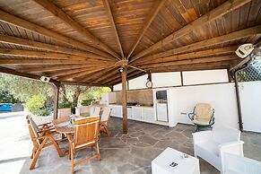 Villa Machri - Con Piscina Privata E Ampio Giardino Vicina Al Mare