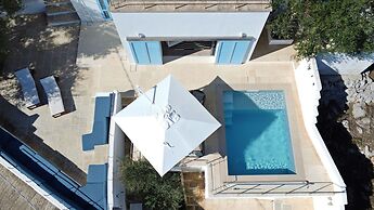 Villa Adria - Piscina Privata con Terrazza Vista Mare Circondata da Ul