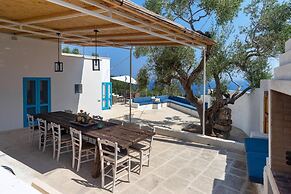 Villa Adria - Piscina Privata con Terrazza Vista Mare Circondata da Ul