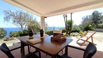 Villa Resta - Ampio Giardino e Splendida Vista Mare Panoramica