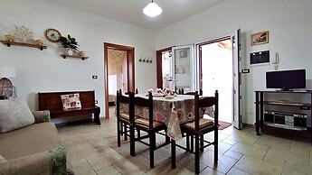 Villetta Chiarello - Con Giardino Privato a 2 km dal Mare