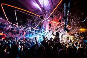 Stockholm Loft Haven 3 Beds in a 1-bedroom Gem