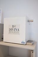Divina Holiday