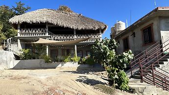 Casa Nayechee Hospedaje & Dive Center