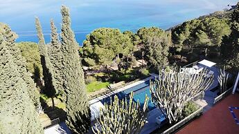 Villa Salone 8 Emma Villas